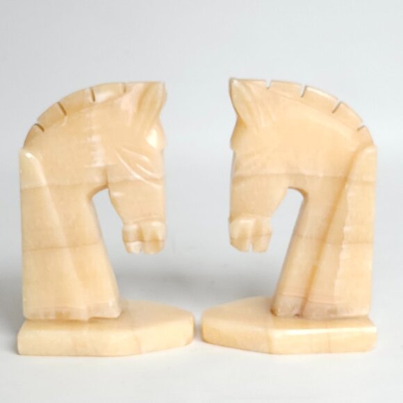 VINTAGE QUARTZ Horse Head Bookends PAIR Natural Stone CREAM Minimal Contemporary - Picture 1 of 4
